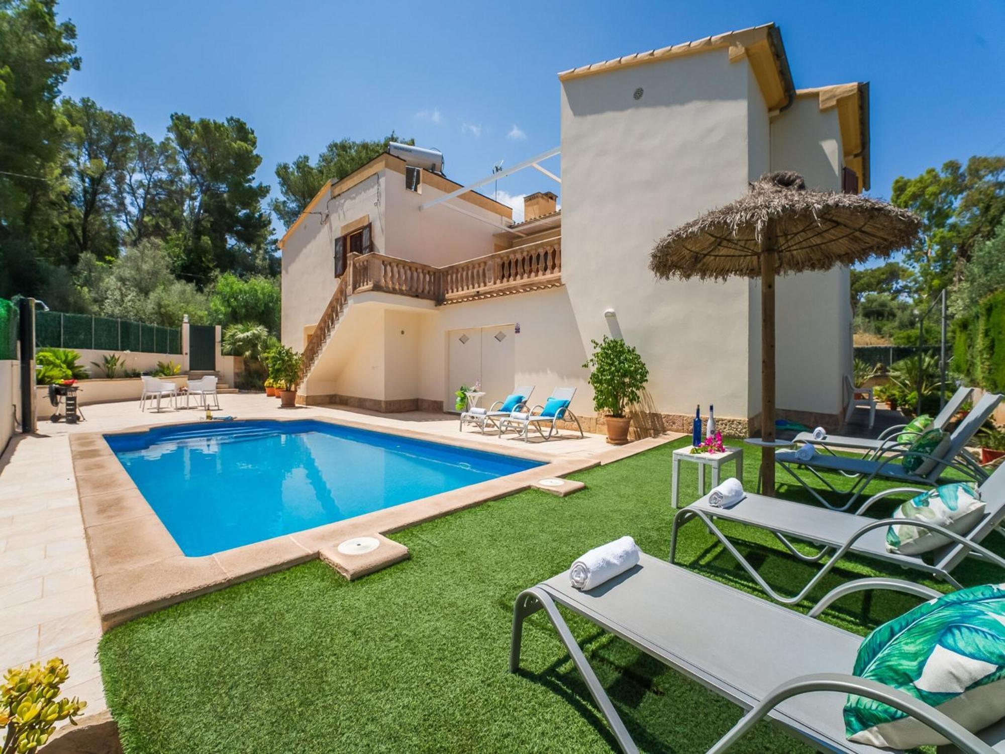 In With Pool Holiday home *
